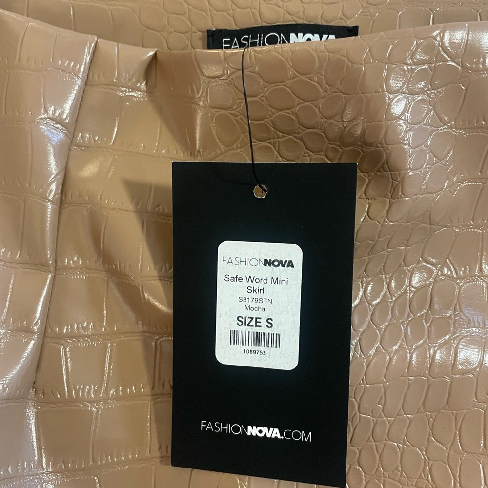 Fashion Nova Tan Croc-Embossed Mini Skirt - Picture 2 of 2